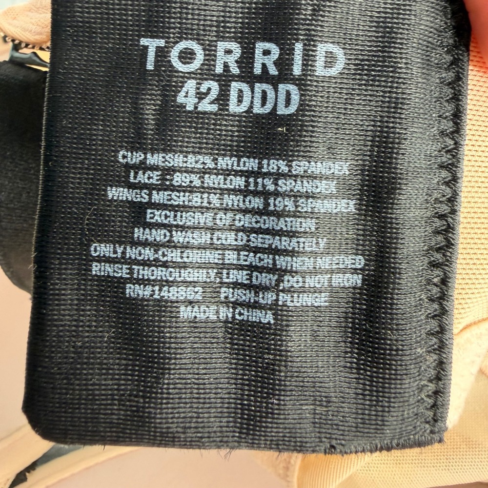 Torrid 42DDD Lace Push Up Plunge Bra NEW Black - Picture 6 of 6